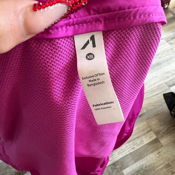 Women’s Magenta windbreaker jacket - Picture 4 of 5